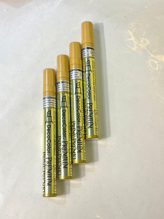 Marvy Uchida DecoColor Premium Metallic Paint Marker (Item No. 350) – Chisel Tip, Gold