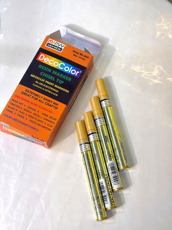 Marvy Uchida DecoColor Premium Metallic Paint Marker (Item No. 350) – Chisel Tip, Gold